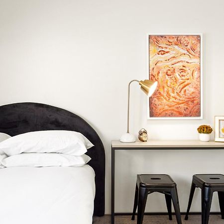 Ferienwohnung Elegantly Modern 2-Bed In The Heart Of Chippendale Sydney Exterior foto