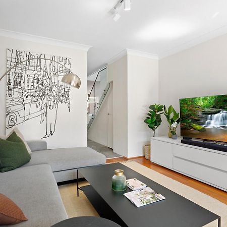 Ferienwohnung Elegantly Modern 2-Bed In The Heart Of Chippendale Sydney Exterior foto