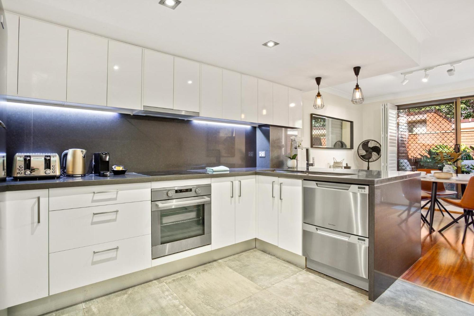 Ferienwohnung Elegantly Modern 2-Bed In The Heart Of Chippendale Sydney Exterior foto