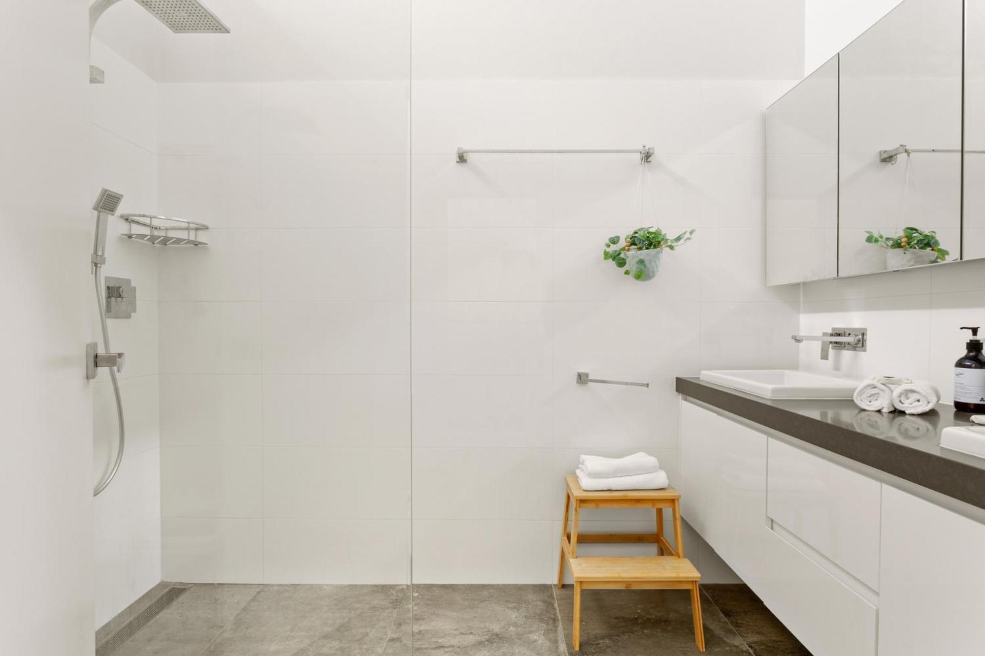 Ferienwohnung Elegantly Modern 2-Bed In The Heart Of Chippendale Sydney Exterior foto