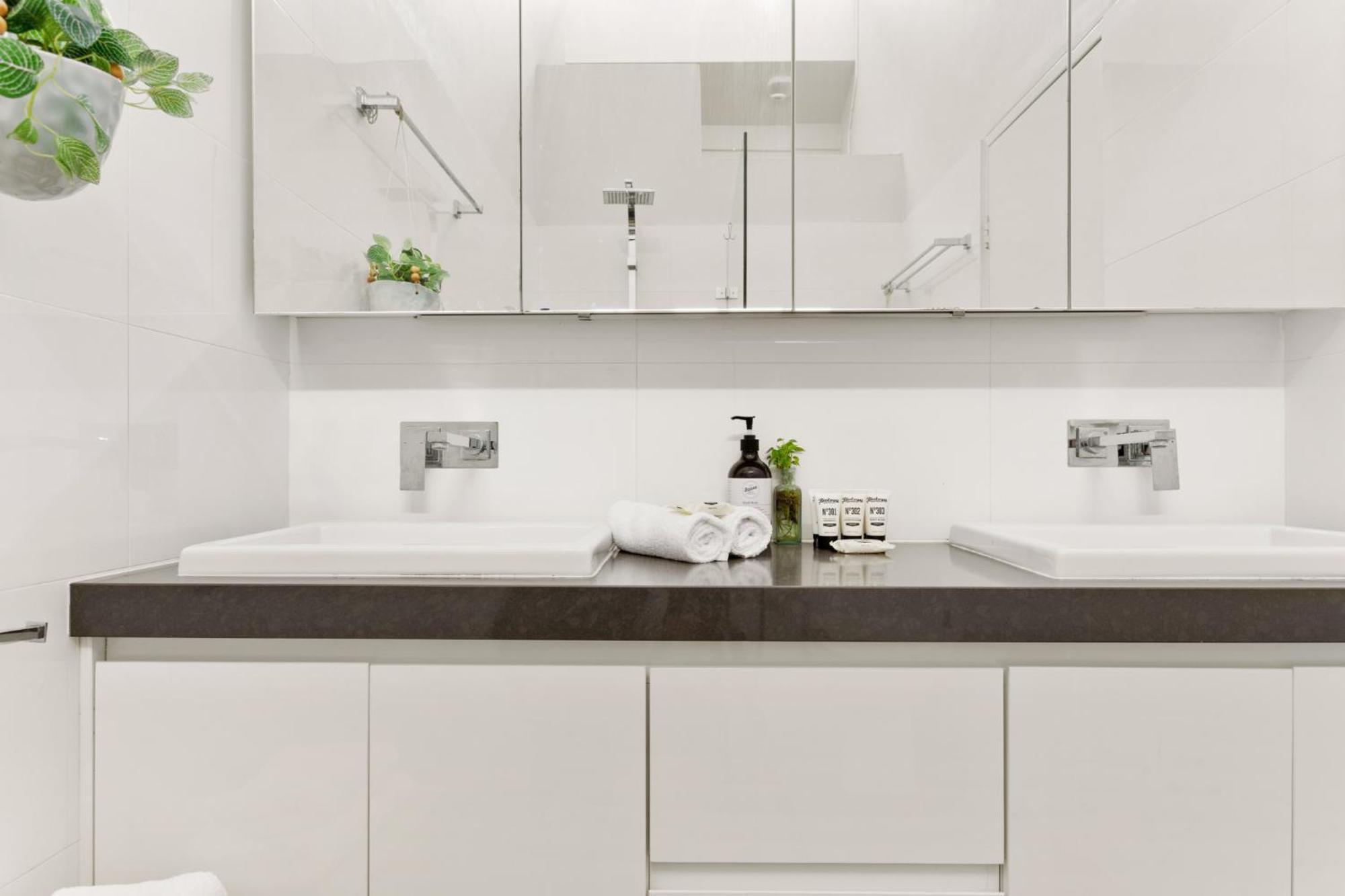 Ferienwohnung Elegantly Modern 2-Bed In The Heart Of Chippendale Sydney Exterior foto