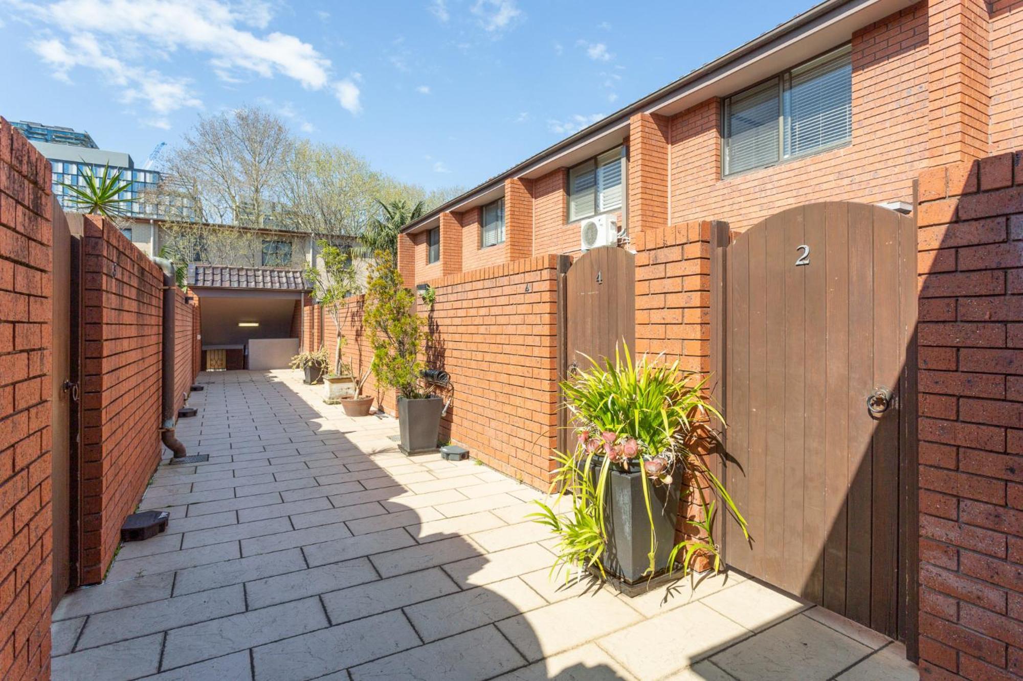 Ferienwohnung Elegantly Modern 2-Bed In The Heart Of Chippendale Sydney Exterior foto